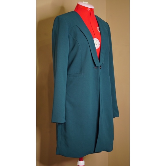 Oversized Single-Button Blazer - Picture 2 of 4